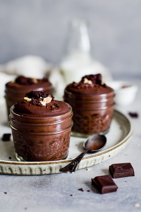 Black Bean Pudding, Black Bean Chocolate Cake, Black Bean Dessert, Chocolate Mousse Cups, Reverse Dieting, Beans Beans, Dark Chocolate Mousse, Guilt Free Dessert, How To Cook Beans