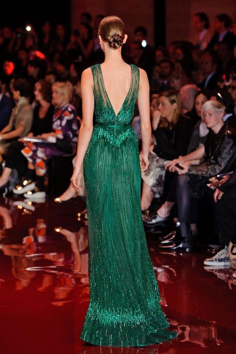 Elie Saab Green Gown, Elie Saab Green Dress, Elie Saab Green, Miss Colombia, Cruise Dress, Elie Saab Fall, Lady Like, Formal Dresses Short, Wellness Programs