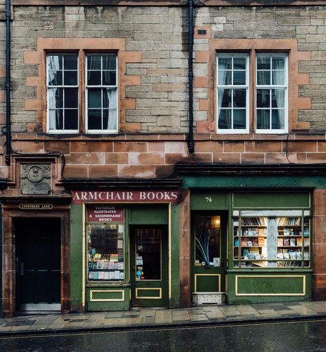 Charming bookstore in Edinburgh Scotland Aesthetic, Shop Fronts, Edinburgh Scotland, Dark Academia Aesthetic, Academia Aesthetic, Scotland Travel, Beautiful Buildings, Old Town, Edinburgh