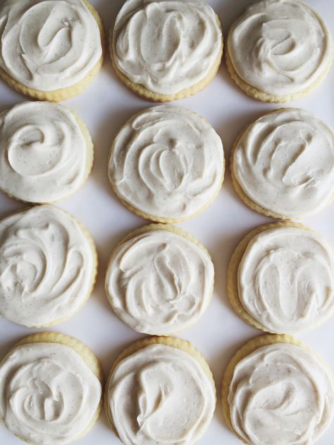 Vanilla Bean Iced Sugar Cookies | Iced Sugar Cookie Recipe, Icing For Gingerbread Cookies, Sugar Cookie Icing Recipe, Vanilla Bean Frosting, Vanilla Bean Buttercream, Cookie Icing Recipe, Homemade Sugar Cookies, Sugar Cookie Icing, Vanilla Sugar Cookie