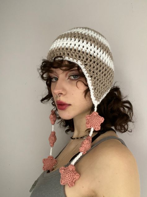 Star Beanie, Pattern Y2k, Y2k Crochet, Knitting Tote Bag, Garment Pattern, Crochet Basket Pattern, Indie Aesthetic, Beauty Standards, Crochet Basket