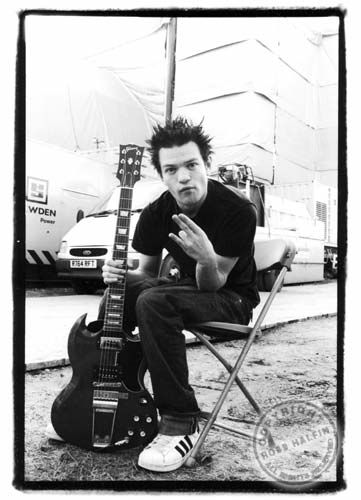 #HappyBirthday 03/21 Deryck Whibley (Sum 41) @Sum41 http://youtu.be/7pE8ReA5cn4 #Aries Music Supremacy, Iconic Groups, Deryck Whibley, Steal This Album, Tonight Alive, Josh Brolin, I M Sick, Animals Quotes, I Still Love Him