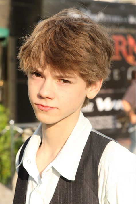 thomas brodie sangster (2008) Brodie Sangster, Thomas Brodie, Thomas Brodie Sangster, Hair, White