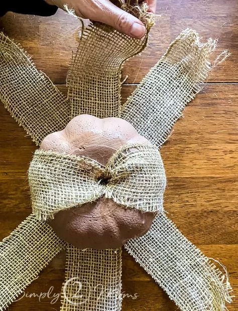 Neutral Fall Farmhouse Decor, Rustic Fall Wreath, Trending Fall Decor 2023, Fall Crafts Diy For The Home, Autumn Diy Crafts, Fall Diy Decorations, Fall Diy Crafts, Rustic Pumpkin Decor, Pumpkins Crafts