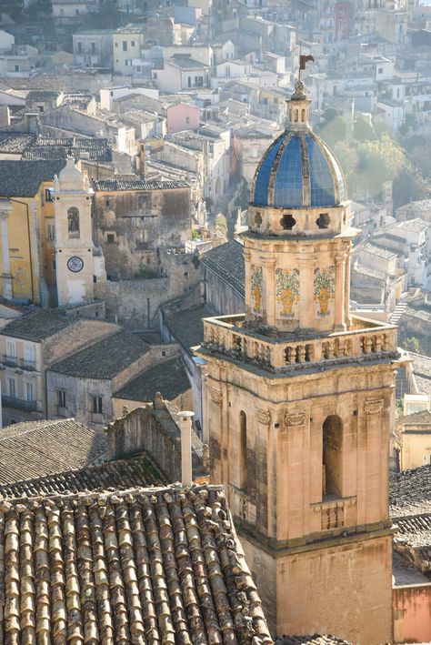 Rome Empire, Milan Kundera, Roof Tops, Palermo Sicily, Italy Photography, Sicily Italy, Visit Italy, Italy Vacation, Old Building