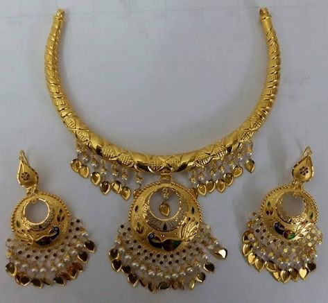 Pipal patti Pipal Patti Gold Set, Peepal Patti Gold Jewellery, Pipal Patti Jewellery, Cooking Sweets, Indian Suit, Antique Necklaces Design, Gold Bridal Jewellery Sets, Jewellery Indian, Traditional Jewellery