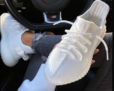 Sneakers Aesthetic, Looks Adidas, Sneakers Drawing, White Tennis Shoes, Adidas Yeezy 350, Shoes Sneakers Jordans, Baskets Adidas, Shoes Classic, Sneakers Running