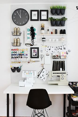 Craft Room Upgrades 1 | Mandy Pellegrin | Flickr Feminine Desk, Hiasan Bilik Tidur, Pegboard Organization, Hemma Diy, Ideas Para Organizar, Diy Casa, Hiasan Bilik, Bilik Tidur, Workspace Inspiration