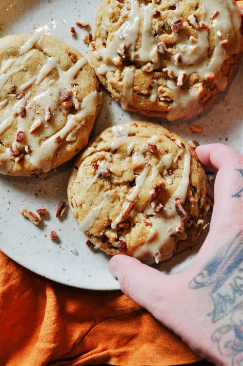 Healthy Maple Cookies, Vegan Easy Cookies, Vegan Maple Desserts, Egg Free Christmas Desserts, Vegan Holiday Cookies Recipes, Fall Cookies Vegan, Vegan Autumn Cookies, Vegan Holiday Baking, Vegan Cake Mix Cookies