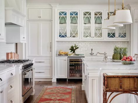 James Farmer, Classic White Kitchen, Southern Homes, Classic Home Decor, Southern Home, Living Room Remodel, Room Remodeling, Traditional Kitchen, Classic House