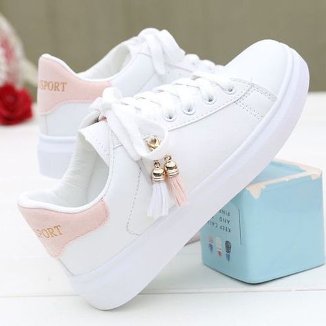 Girly Sneakers, Sepatu Pump, Girls Shoes Teenage, Casual Shoes Women Sneakers, Gucci Men Shoes, Best Shoes For Men, Girly Shoes, Aesthetic Shoes, Swag Shoes