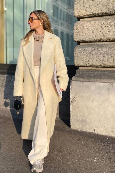 28 Wool-Coat Outfit Ideas to Re-Create All Winter | Who What Wear White Coat Outfit Classy, Cream Wool Coat Outfit, Cream Winter Outfit, White Coat Outfit, Long Black Wool Coat, Wool Coat Outfit, Winter Coat Trends, Long White Coat, Winter Outfits Street Style