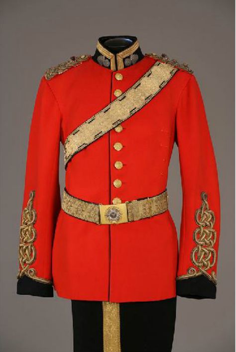 Nicholas II uniform of The Royal Scots Dragoon Guards United Kingdom Costume, Royal Uniform, Alexei Romanov, Soldier Costume, British Army Uniform, Royal Clothes, British Uniforms, Military Costumes, Band Uniforms