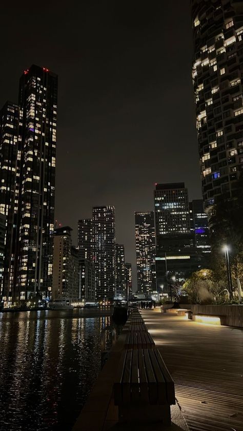 New york 🤍 City View Night, Wallpaper City, Tall Buildings, التصميم الخارجي للمنزل, Dark City, Night Scenery, New York Life, Pretty Landscapes, City Vibe