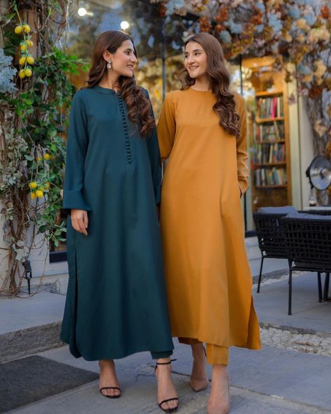 Casual Wear Dress Pakistani Winter, Solid Dress Design Pakistani, Solids Pakistani Dresses, Simple Shalwar Kameez Designs For Women, Desi Winter Outfits, Long Kameez Design, Kameez Designs Pakistani, Fancy Suits, Dress Design Pakistani