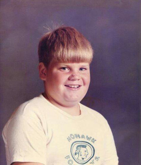 Chris Farley, 3rd grade,9yrs old... Ben Hanscom, Men With Thick Hair, Nostalgia Feeling, Jacqueline Wilson, David Spade, Bowl Haircuts, Chris Farley, 90s Sitcoms, Rare Pictures