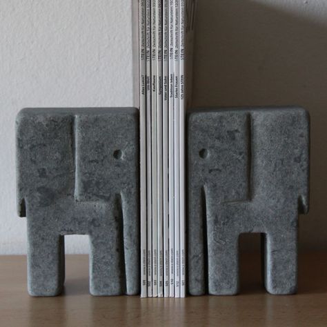 Book Holder Bookends Decor, Elephant Book, Elephant Bookends, Cement Design, Beton Design, Cement Art, Book Holder, Concrete Crafts, Concrete Projects