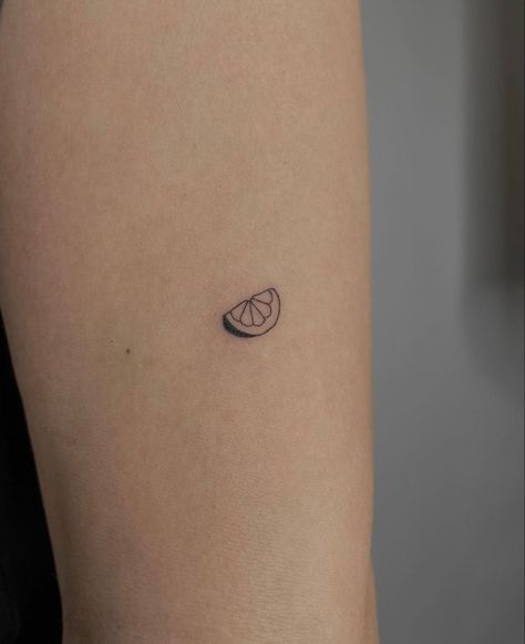 Lime Slice Tattoo Minimalist, Tiny Pasta Tattoo, Mini Line Tattoo, Simple Orange Slice Tattoo, Minimalist Orange Tattoo, Tattoo Of An Orange, Lime Tattoo Small, Orange Slice Tattoo Small, Tiny Orange Tattoo