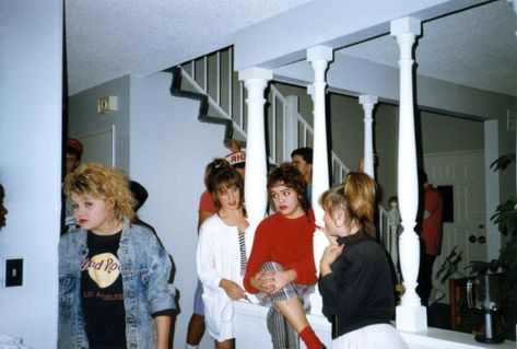 1980s Party, 80s Photos, Extreme Fashion, High Hair, 80s Vibes, 80s Aesthetic, Teen Party, Vintage Everyday, Vintage Party