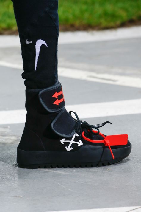 Off White Nike, Futuristic Shoes, Off White Clothing, Off White Shoes, Hype Shoes, White Nike, Black Nike, Men Fashion Casual Outfits, Nike Fashion