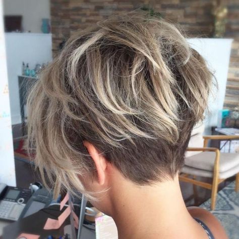 Short Undercut Curly Hair, Pixie Bob Straight Hair, Short Pixie Haircuts For Fine Hair Over 50, Highlighted Pixie Haircut, Undercut Short Hair Women, Short Hair With Undercut Women, Balayage Pixie Hair, Bixie 2022, Short Pixie Haircuts For Fine Hair