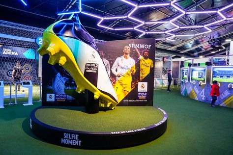 Soccer Activation, Soccer Museum, Football Exhibition, Sport Museum, Sport Bar Design, Soccer Events, Football Museum, Football Event, Immersive Exhibition