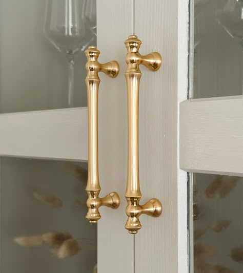 28 Best Cabinet Knobs and Handles on Amazon That Will Immediately Elevate Your Cabinets - Home By Alley Vintage Gold Cabinet Hardware, French Farmhouse Cabinet Pulls, Asidrama Cabinet Pulls, Antique Kitchen Cabinet Pulls, Shiny Gold Cabinet Pulls, Elegant Cabinet Hardware, Kitchen Cabinet Hardware Gold, Kitchen Cabinet Door Handles And Knobs, European Cabinet Hardware