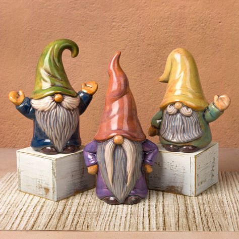 Ceramic Nomes, Clay Gnome House, Ceramic Gnomes Ideas, Pottery Gnomes Ideas, Garden Gnomes Ideas, Ceramic Gonk, Ceramics Easy, Gnome Clay, Ceramic Gnomes