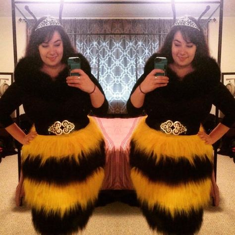 Killer Bee Costume, Diy Bee Costume Women, Queen Bee Costume Diy, Bee Costume Diy, Bee Costumes, Creative Diy Halloween Costumes, Queen Bee Costume, Creative Halloween Costumes Diy, 2015 Halloween Costumes