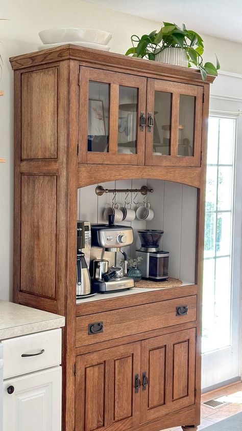 Coffee Bar Hutch, Bar Hutch, Diy Coffee Bar, Coffee Nook, Home Coffee Bar, Coffee Bar Home, Flipping Furniture, Dream House Decor, Dream Home Design