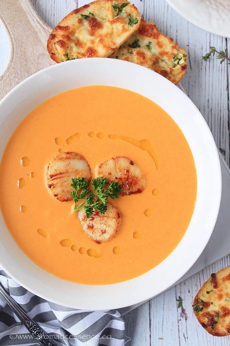 Scallop Bisque, How To Make Scallops, Lemongrass Paste, French Soup, Recipe Soup, Bisque Recipe, Tomato Bisque, Cheesy Garlic Bread, Scallop Recipes