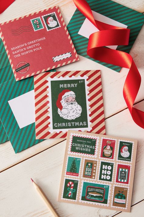 Send someone a special message this Christmas with this festive 20-pack of cards. Recyclable. 100% Paper. Holiday Box Design, Christmas Wedding Stationery, Christmas Envelope Ideas, Christmas Card Graphic Design, Xmas Card Design, Xmas Card Messages, Santa Illustration, Christmas Card Designs, Retro Christmas Cards