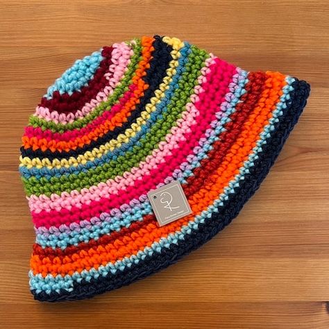 Scrappy Crochet, Bucket Hat Crochet, Bucket Hat Pattern, Handmade Beanies, Colorful Hat, Crochet Bucket, Crochet Bucket Hat, Crochet Summer Tops, Crochet Cap