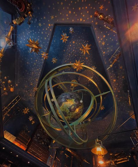 #astronomytower #harrypotter #hogwarts #harrypotterworld #shiftingtohogwarts #shiftingvisuals #shifting Night Court Interior, Hogwarts Style Home, Astronomy Library Aesthetic, Star Room Ideas, Celestial Themed Room, Hogwarts Home Aesthetic, Spacecore Bedroom, Astronomy House, Wizardcore Aesthetic