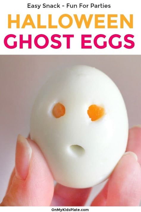 Need spooky halloween food ideas or halloween snacks? Hardboiled ghost eggs are perfect for a spooky snack, a Halloween party or a classroom snack. Easy and healthy, these ghosts are always a hit. #onmykidsplate #halloweenfood #hallloweensnacks #lunchboxides #eggs #harboiledeggs #bentobox #ghost Healthy Halloween Party Food, Ghost Food, Classroom Snacks, Healthy Party Snacks, Creepy Food, Meals Kids Love, Egg Snacks, Spooky Halloween Food, Healthy Party Food