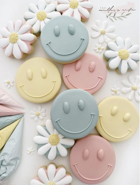 Good Vibes Cookies, Cute Royal Icing Cookies, Summer Royal Icing Cookies, Easy Royal Icing Cookies Design, Summer Sugar Cookies Decorated, Summer Decorated Cookies, Summer Cookies Decorated, Royal Icing Cookie Decorating, Cookie Royal Icing