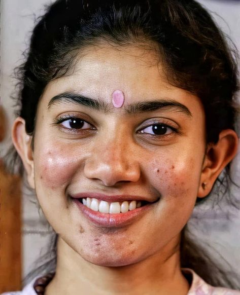 Eyes Ideas, Sai Pallavi, Stylish Actresses, Blur Background Photography, Nice Lips, Beauty Face Women, Hot Lips, Beauty Images, Beauty Portrait