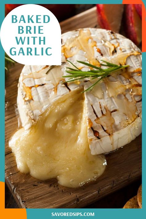 Baked brie spilling out Garlic Baked Brie, Baked Brie With Garlic, Homemade Appetizer, Holiday Party Ideas, Brie Recipes, Mind Diet, Deep Fried Food, Bar Food, Baked Garlic