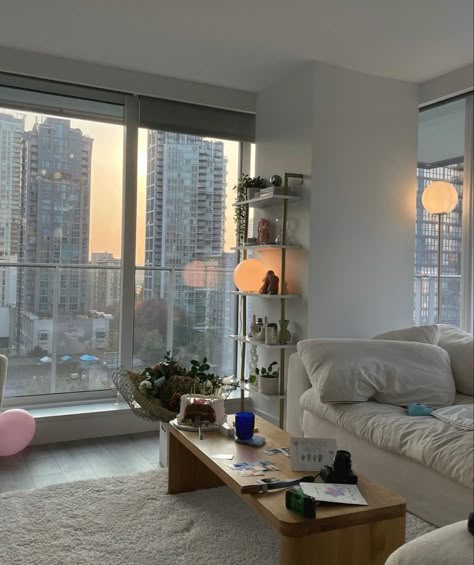 Nora Stephens, Aesthetics Room Decor, Fernanda Ramirez, Vancouver Apartment, Living Apartment, Room Decoration Aesthetic, Aesthetic Apartment, Dream Apartment Decor, Future Apartment Decor