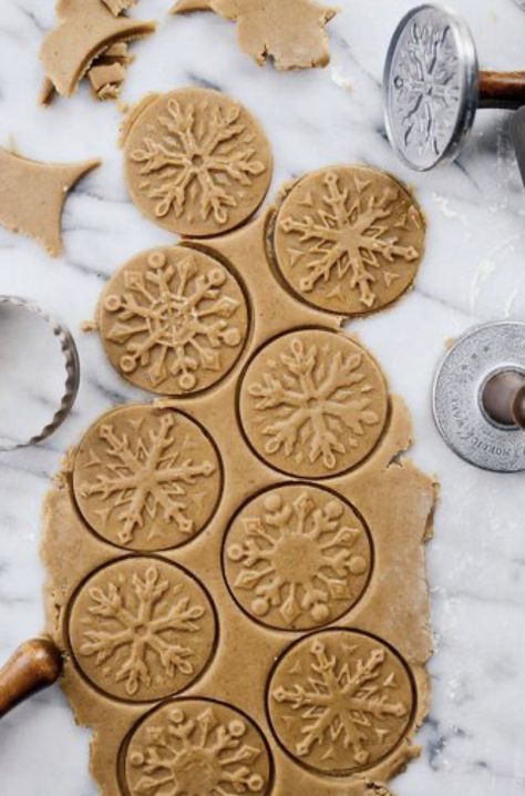 Cookie Mould Recipe, Glazed Spritz Cookies, Dutch Windmill Cookies, Windmill Cookies Recipe Dutch, Spekulas Cookies, 2023 Christmas Cookie Trends, Dutch Almond Cookies, Embossed Cookie Dough Recipe, Almond Windmill Cookies Recipe