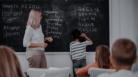 Dream Job Aesthetic Teacher, Teacher Life Aesthetic, Teacher And Student Aesthetic, Teacher Aesthetic Female, Social Worker Aesthetic, Classics Student, Studying Inspo Wallpaper, Professor Aesthetic, Teacher Picture