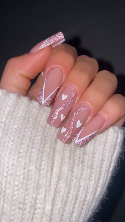 Pink Heart Nails, Shellac Nail Designs, Luv Nails, Henna Nails, Nail Designs Ideas, Tapered Square Nails, Finger Nail Art, Long Nail Designs, Long Nail