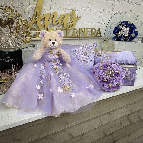 Purple Quince Butterfly Theme, Lavender Purple Quinceanera Dresses, Quinceanera Teddy Bear Purple, Quince Bears Purple, Lilac And Champagne Quince, Lilac Ramo Quince, Purple Quinceanera Decor, Lilac Butterfly Quince Dress, Rupunzle Theme Quince