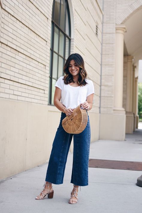 HOW TO STYLE JEANS AND T-SHIRTS IN THE SUMMER | white t-shirt outfit summer | white tee outfit summer | casual outfit ideas summer | jean culottes outfit summer | summer handbags | denim culottes outfit summer | Cultgaia ark bag | Denver street style summer | Chic Talk White Tee Outfit Summer, Style Jeans Casual, Culottes Outfit Summer, Denim Culottes Outfits, White Tee Shirt Outfit, Summer Denim Outfits, White Tees Outfit, Culottes Outfit, Shirt Outfit Summer