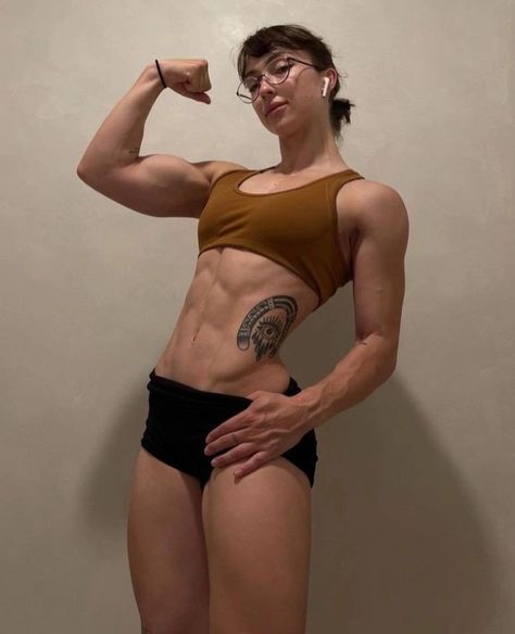 Lean Beef Patty, Best Ab Exercises For Women, Ab Exercises For Women, Lean Women, Best Ab Exercises, Fitness Pictures, Buff Women, Body Types Women, Ripped Girls