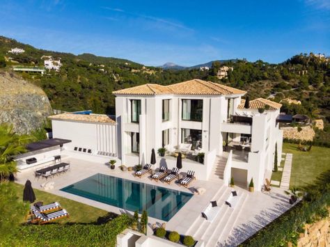 Marbella House, Spain Houses, Spain Villa, Contemporary Villa, Ensuite Bathrooms, Luxury Homes Dream Houses, Beautiful Sea, Floor To Ceiling Windows, Grand Entrance