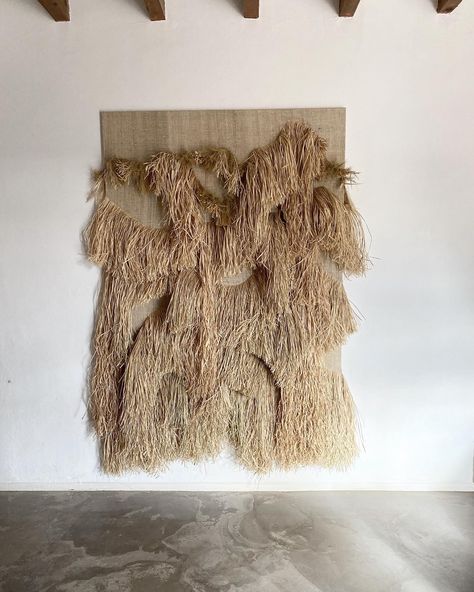 Rattan Accessories, Art Fibres Textiles, Fiber Sculpture, Raffia Hat, Fibres Textiles, Plant Fibres, Natural Fibres, Interior Architect, Ceramic Lamp