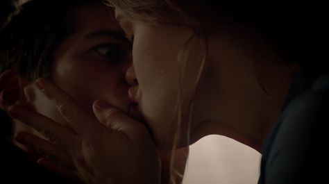 Stydia- Stiles and Lydia- Kiss- Alpha Pact- I love scenes <3 Stiles And Lydia Kiss, Lydia And Stiles, Stiles And Lydia, Teen Wolf Ships, Love Scenes, S Heart, Dylan O, Dylan O'brien, Teen Wolf