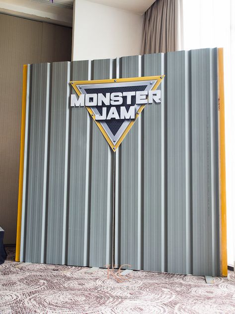 Monster Jam Table Centerpieces, Monster Truck Birthday Balloon Arch, Megladon Monster Truck Party, Monster Truck Birthday Party Backdrop, Monster Jam Birthday Backdrop, Monster Jam Photo Shoot, Monster Truck Birthday Backdrop, Monster Jam Decorations, Megalodon Monster Truck Birthday Party