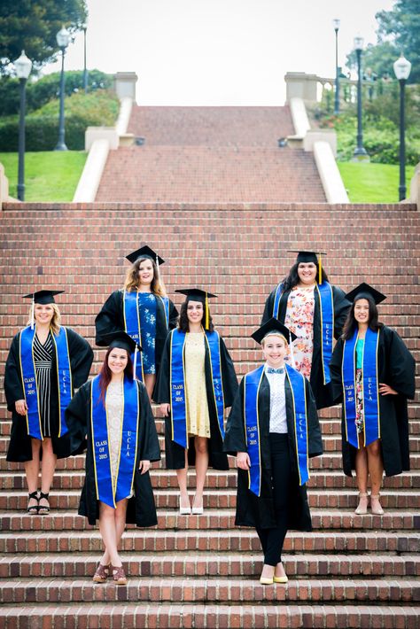 Photography Graduation Ideas, Pre Graduation Photoshoot Ideas, Pre Convo Photoshoot Idea Group, Graduation Group Photoshoot, Graduation Group Photo Ideas, Outdoor Graduation Photoshoot Ideas, Foto Graduation, Foto Wisuda Outdoor, Pre Graduation Photoshoot